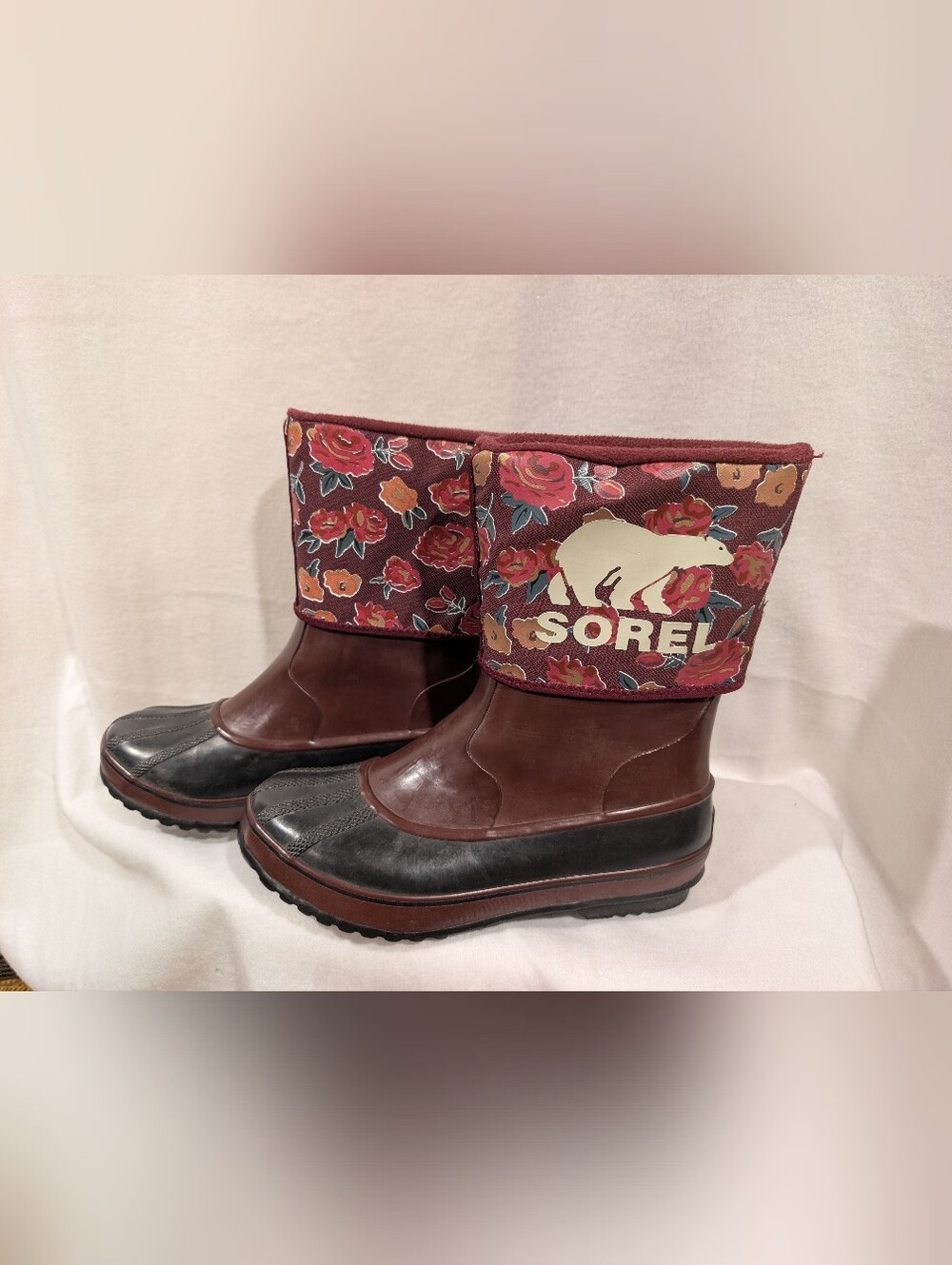 Sorel Women's Burgundy Floral Cuff Winter Boots Snow